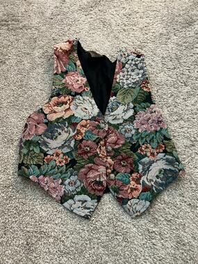 Backroad Blues Women’s Vintage Floral Tapestry Vest